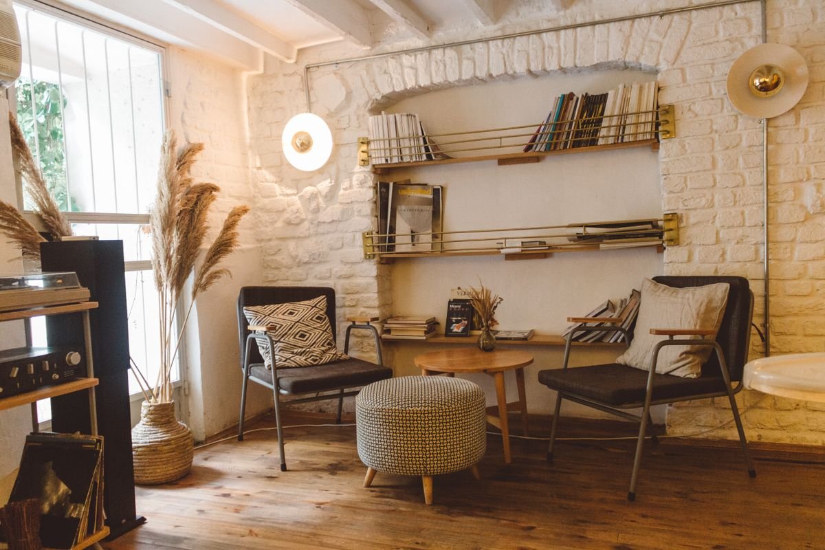 Real Estate Market Cycles Explained: Buyer's vs. Seller's Market and Beyond